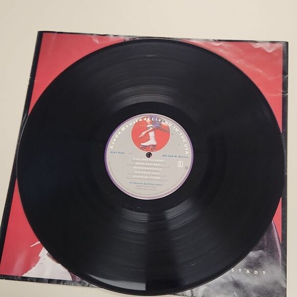 Linda Ronstadt Living In The USA 1978 Vinyl Record - Picture 8 of 9